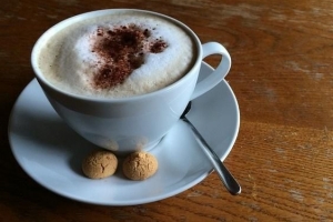 Como fazer um cappuccino caseiro sem uma máquina